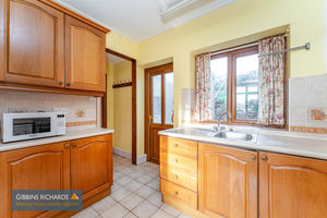 Kitchen- click for photo gallery